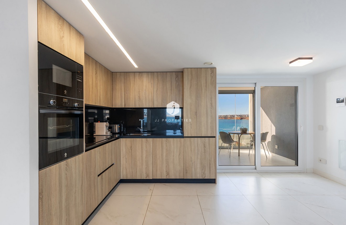 Resale - Apartment / flat -
Torrevieja - Costa Blanca