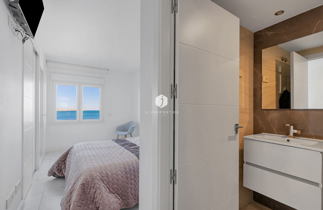 Resale - Apartment / flat -
Torrevieja - Costa Blanca