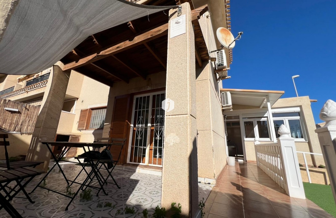 Resale - Chalet -
Orihuela Costa - Costa Blanca