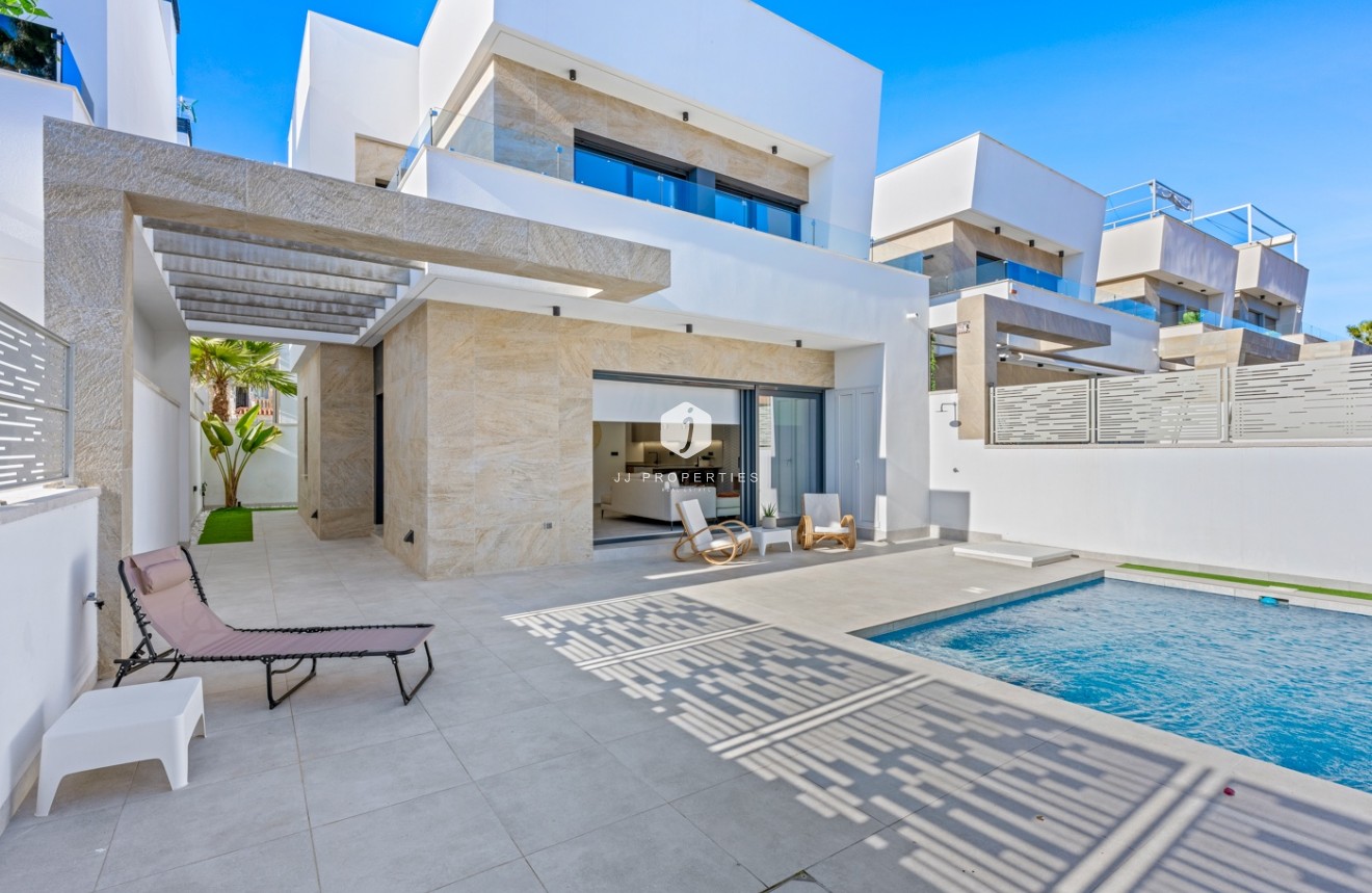 Aus zweiter Hand - Villa -
Orihuela Costa - Costa Blanca