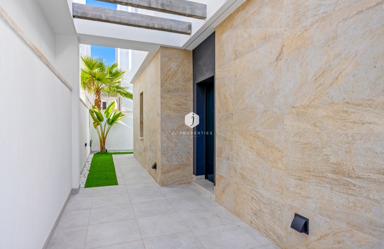 Aus zweiter Hand - Villa -
Orihuela Costa - Costa Blanca