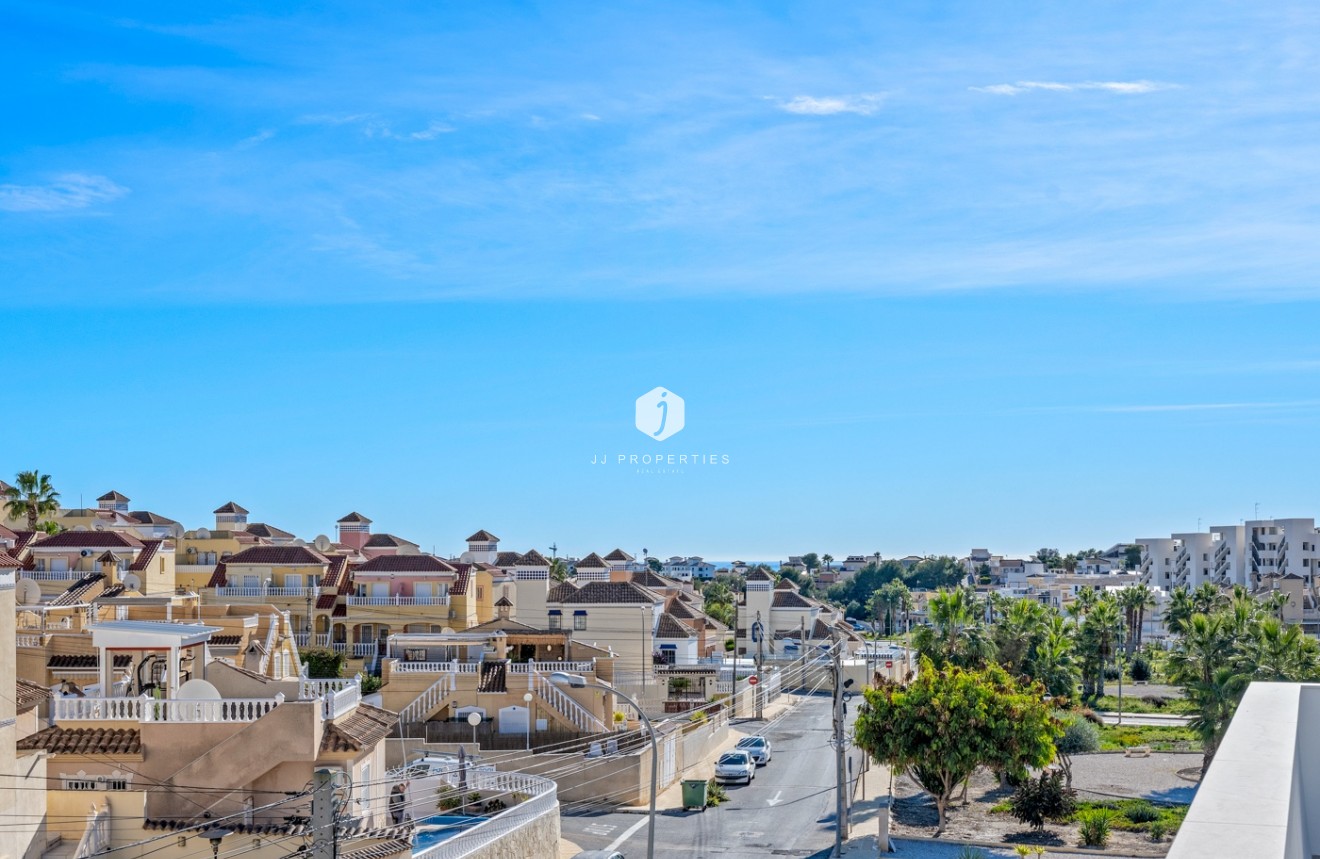 Aus zweiter Hand - Villa -
Orihuela Costa - Costa Blanca