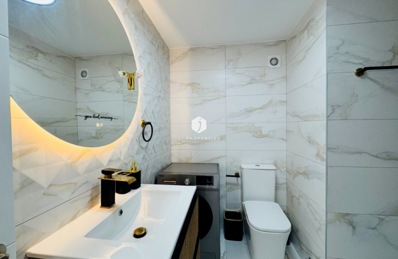 Resale - Apartment / flat -
La Mata - Costa Blanca