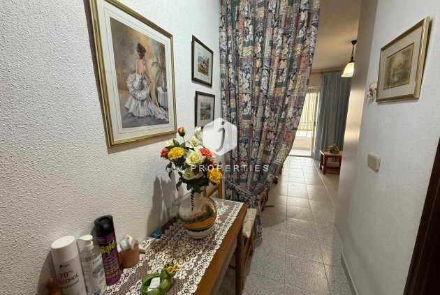 Resale - Apartment / flat -
Torrevieja - Centro