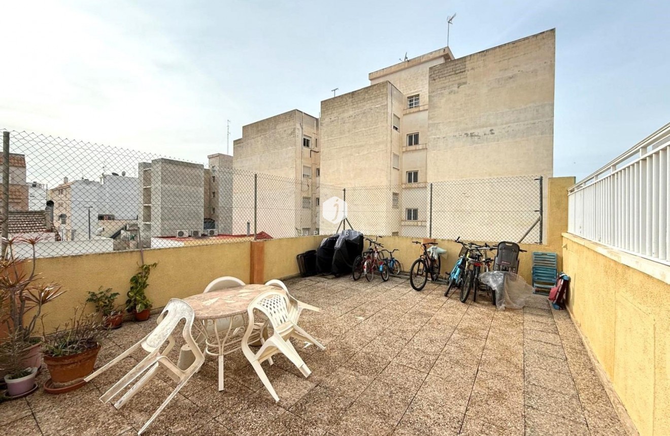 Resale - Apartment / flat -
Torrevieja - Centro