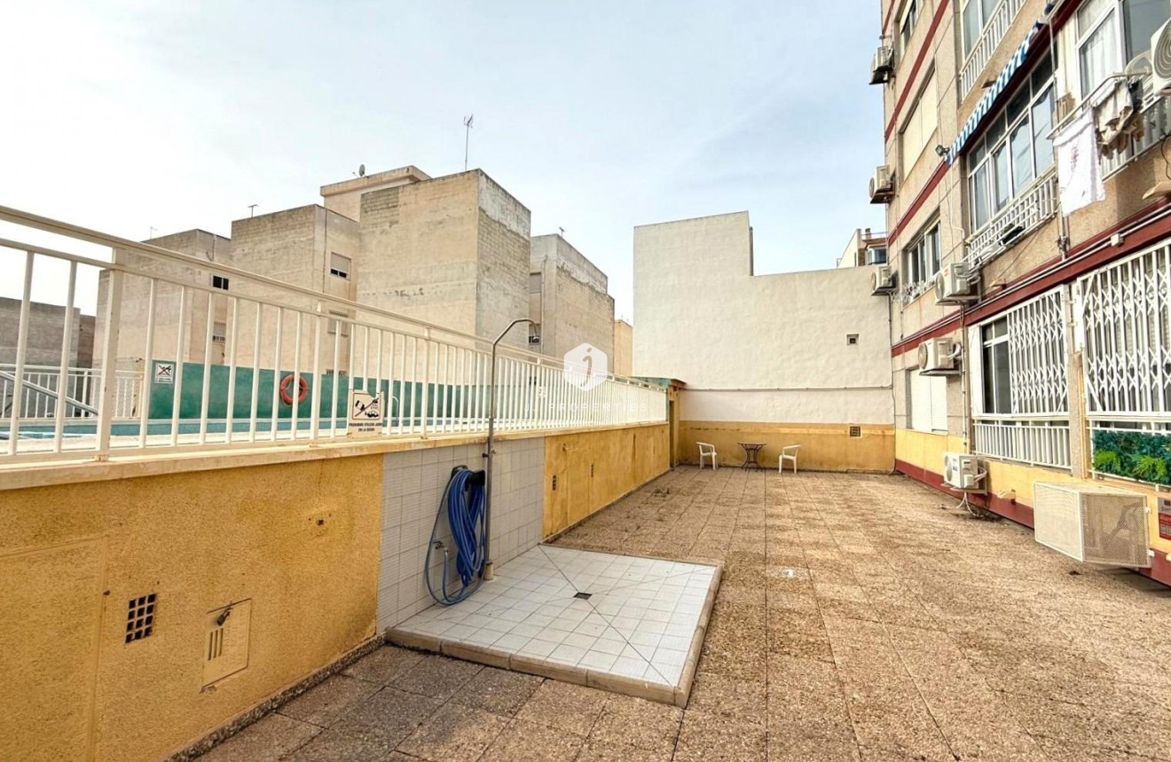Resale - Apartment / flat -
Torrevieja - Centro