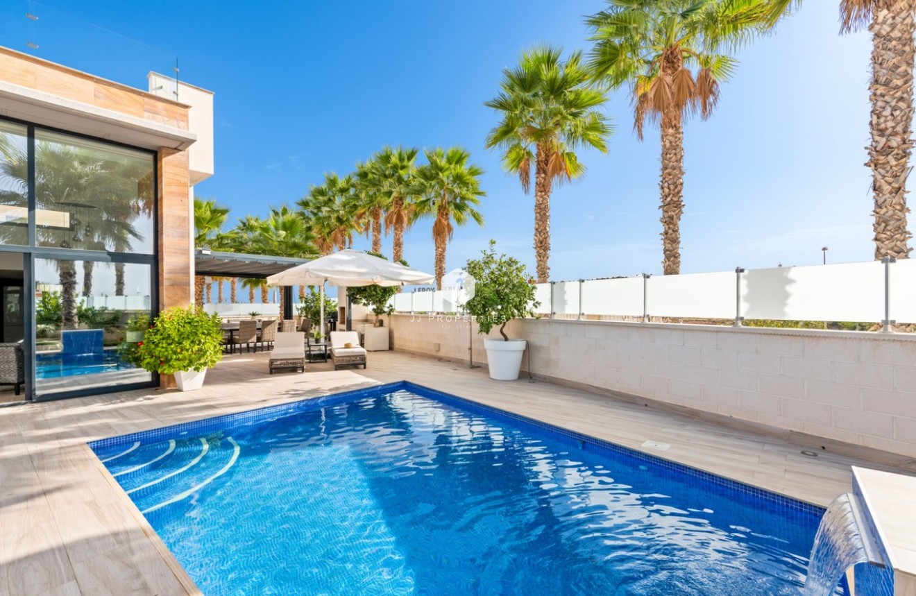 Resale - Villa -
Cabo Roig - Costa Blanca