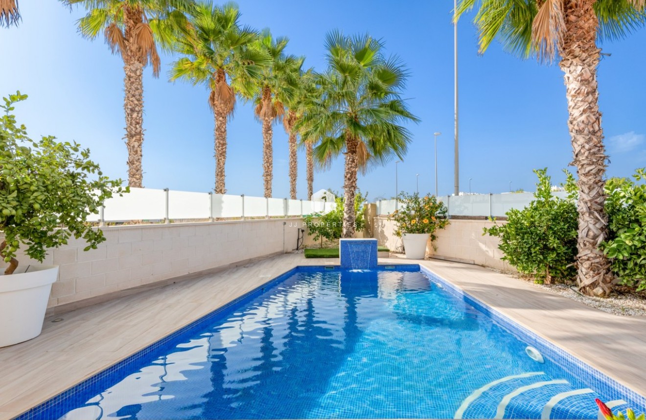 Resale - Villa -
Cabo Roig - Costa Blanca