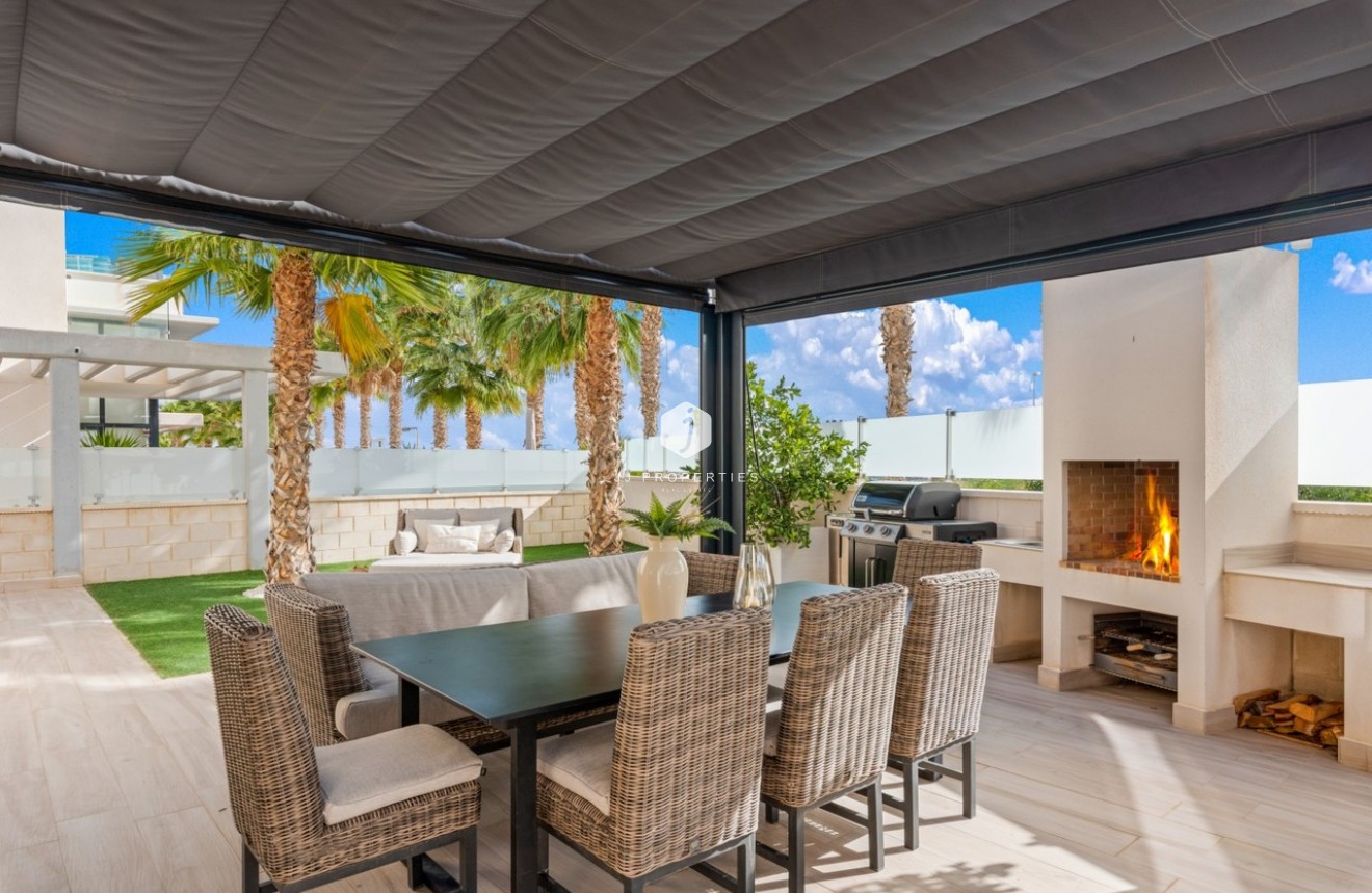 Resale - Villa -
Cabo Roig - Costa Blanca