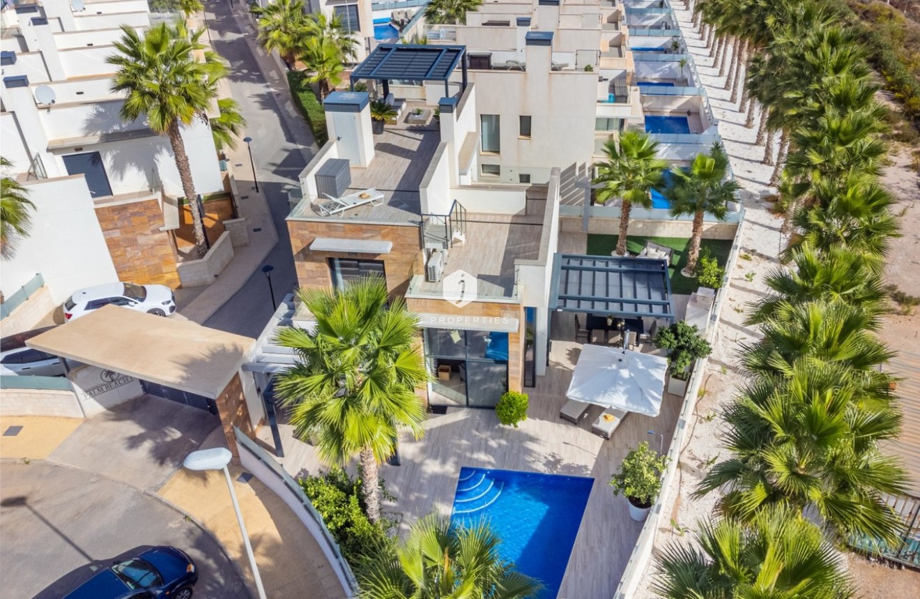 Resale - Villa -
Cabo Roig - Costa Blanca