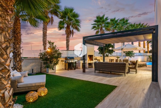 Resale - Villa -
Cabo Roig - Costa Blanca