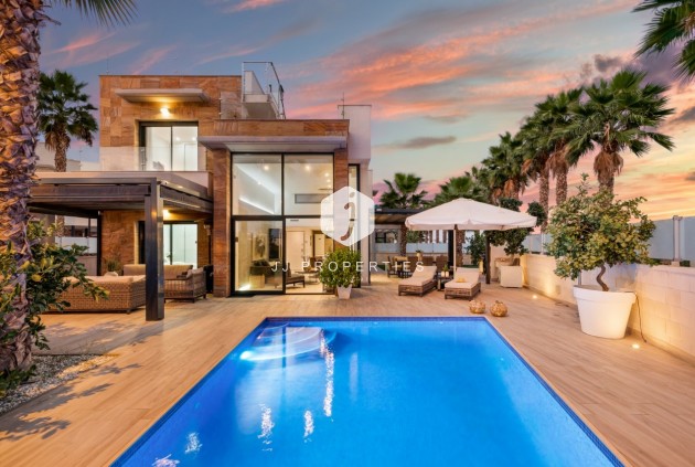 Resale - Villa -
Cabo Roig - Costa Blanca