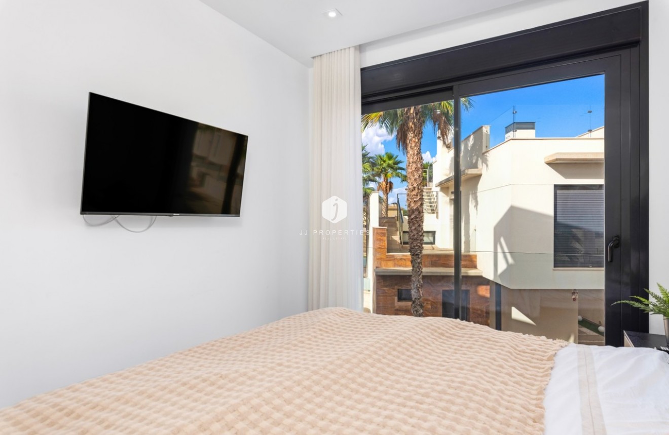 Resale - Villa -
Cabo Roig - Costa Blanca