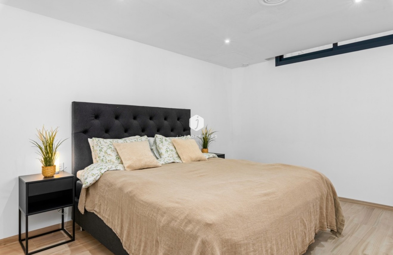 Resale - Villa -
Cabo Roig - Costa Blanca