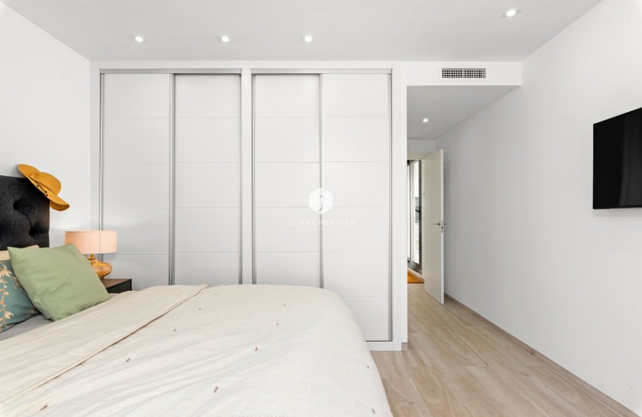 Resale - Villa -
Cabo Roig - Costa Blanca