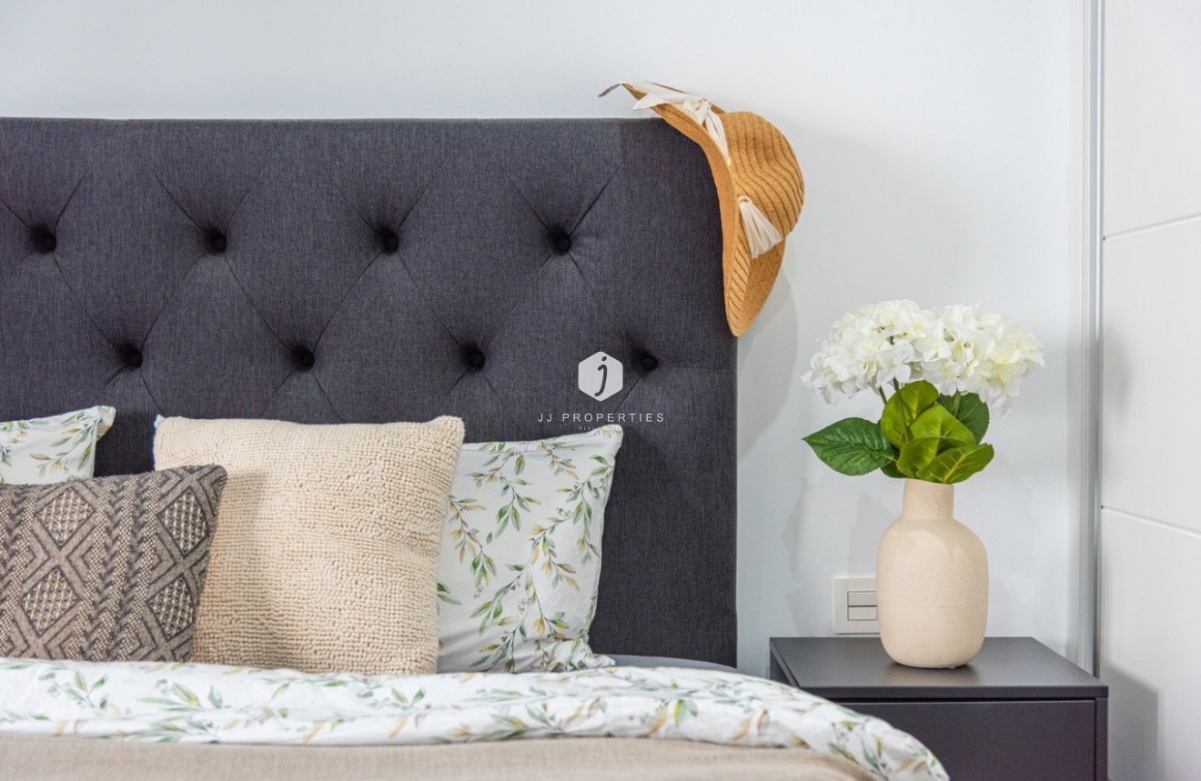 Resale - Villa -
Cabo Roig - Costa Blanca