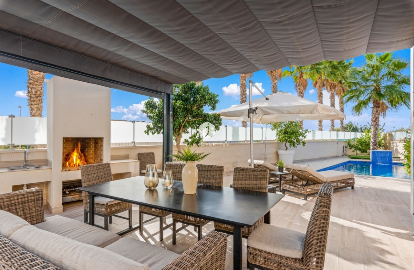 Resale - Villa -
Cabo Roig - Costa Blanca