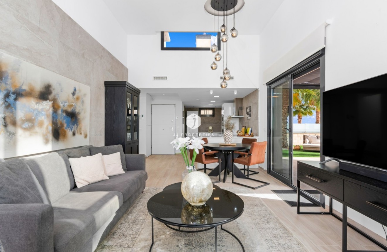 Resale - Villa -
Cabo Roig - Costa Blanca