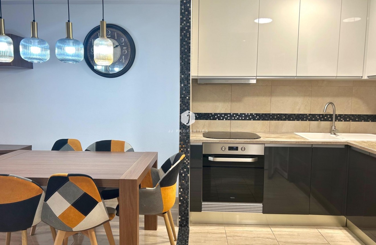 Resale - Apartment / flat -
Torrevieja - Playa del Cura