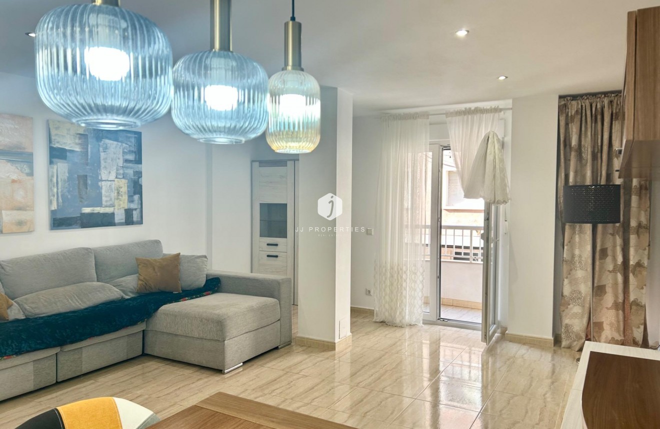 Resale - Apartment / flat -
Torrevieja - Playa del Cura