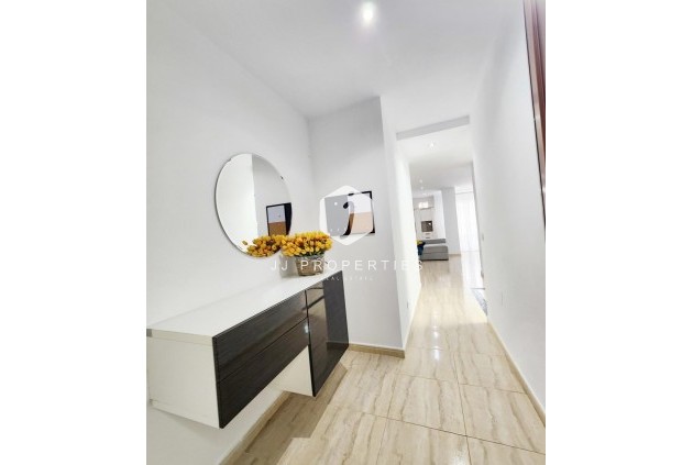 Resale - Apartment / flat -
Torrevieja - Playa del Cura