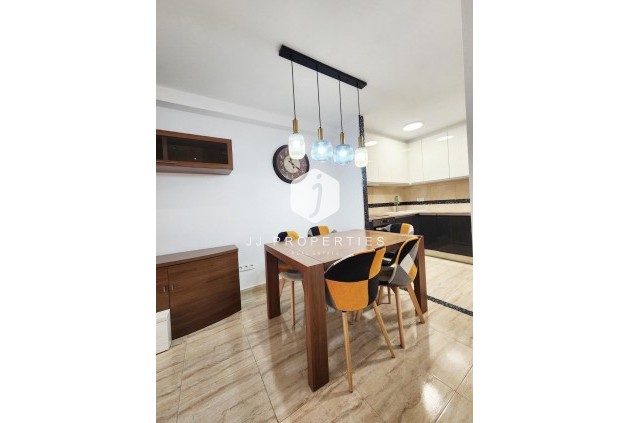 Resale - Apartment / flat -
Torrevieja - Playa del Cura