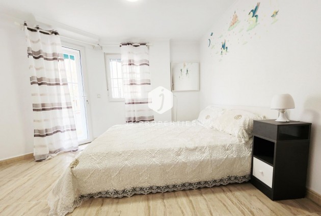 Resale - Apartment / flat -
Torrevieja - Playa del Cura