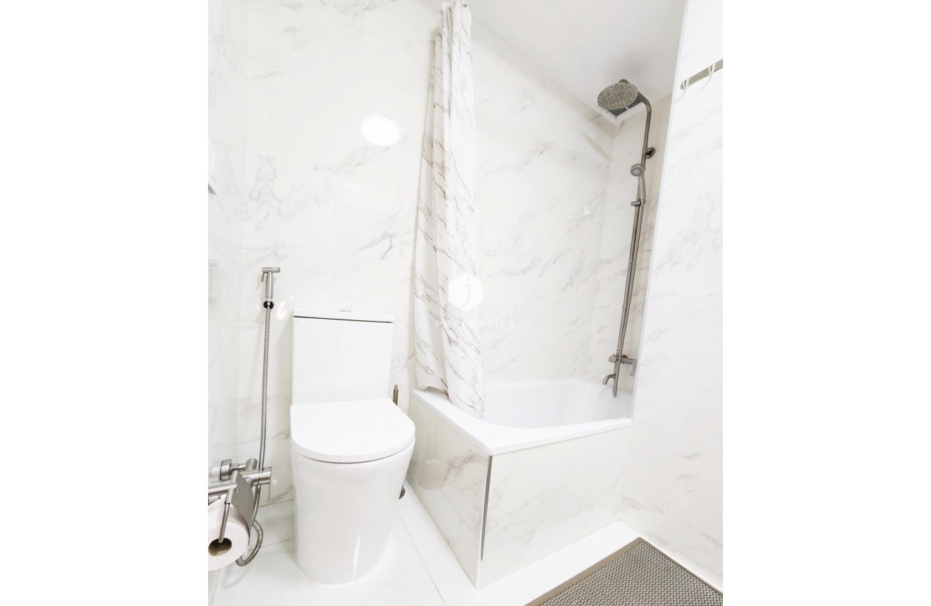 Resale - Apartment / flat -
Torrevieja - Playa del Cura