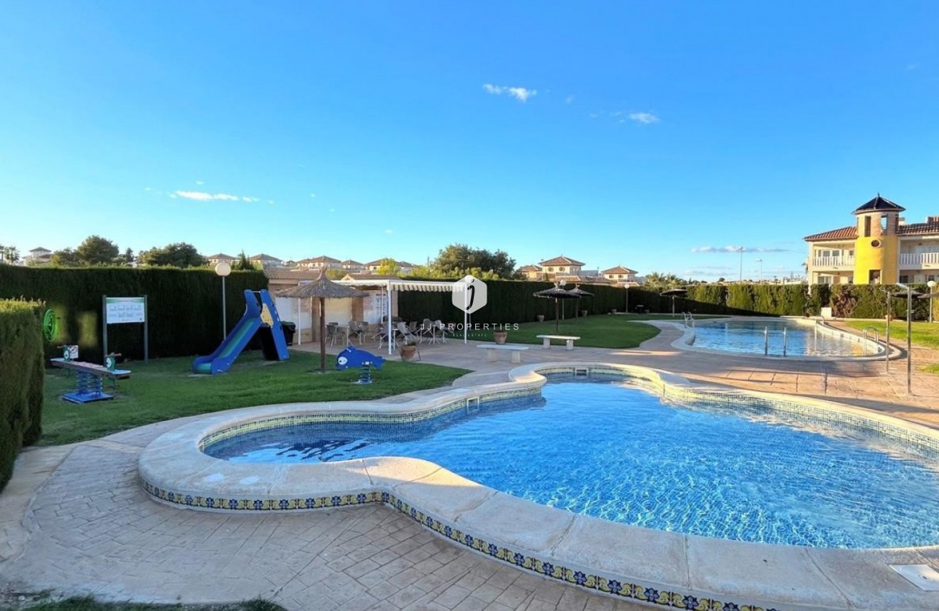 Resale - Chalet -
Orihuela Costa - Costa Blanca