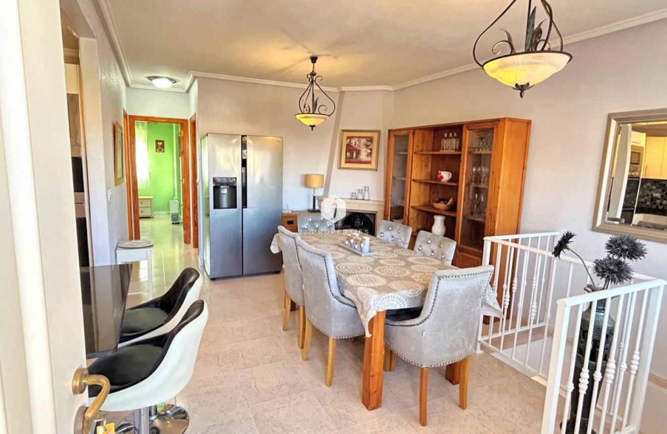 Resale - Chalet -
Orihuela Costa - Costa Blanca