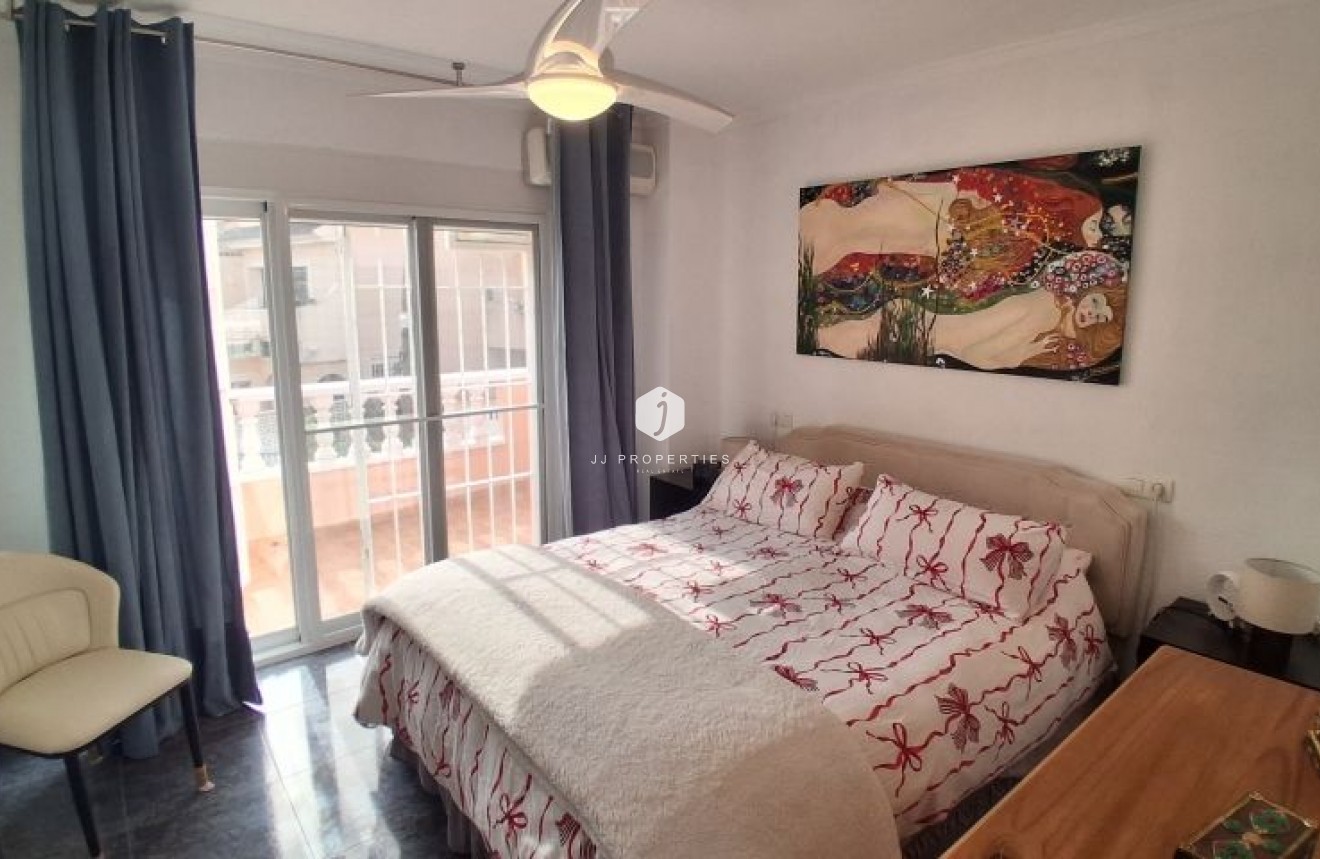 Resale - Duplex -
Torrevieja - Costa Blanca