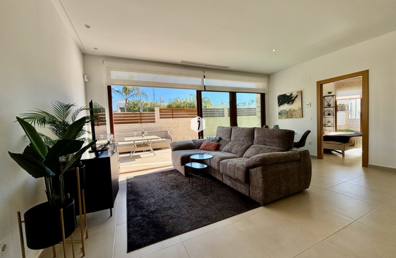 Resale - Villa -
Benijofar - Costa Blanca