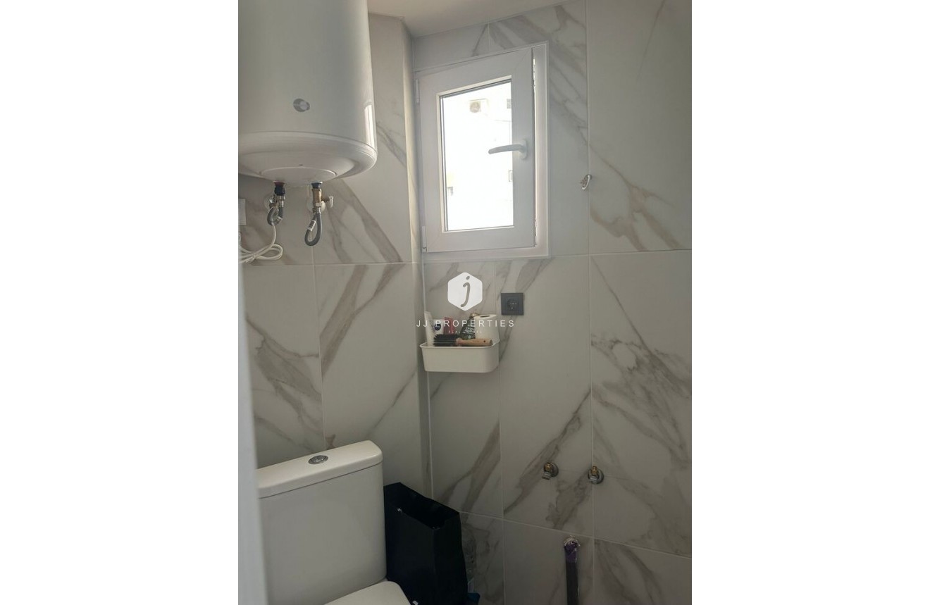 Resale - Apartment / flat -
Torrevieja - La Mata