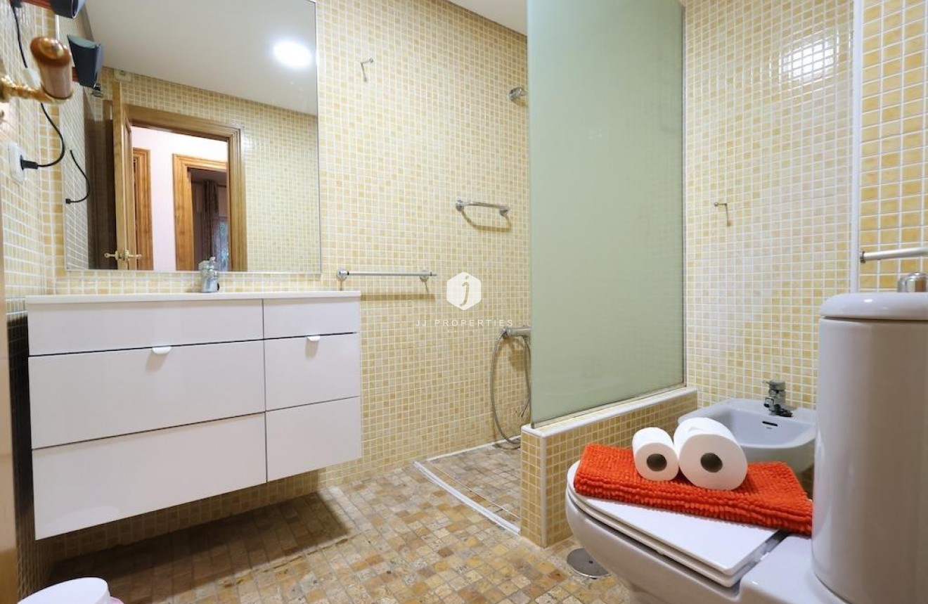 Resale - Bungalow -
Orihuela Costa - Costa Blanca