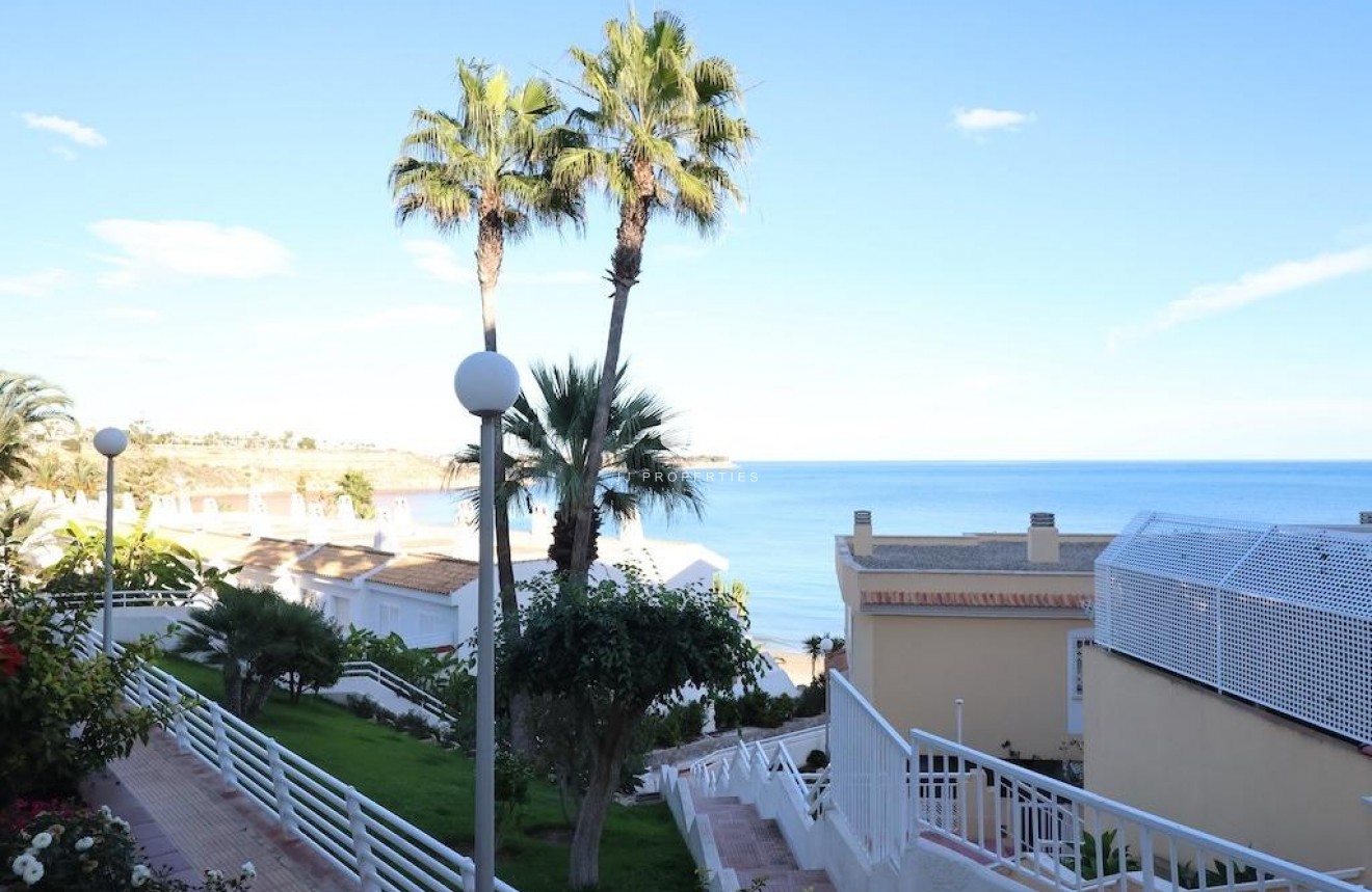 Resale - Bungalow -
Orihuela Costa - Costa Blanca