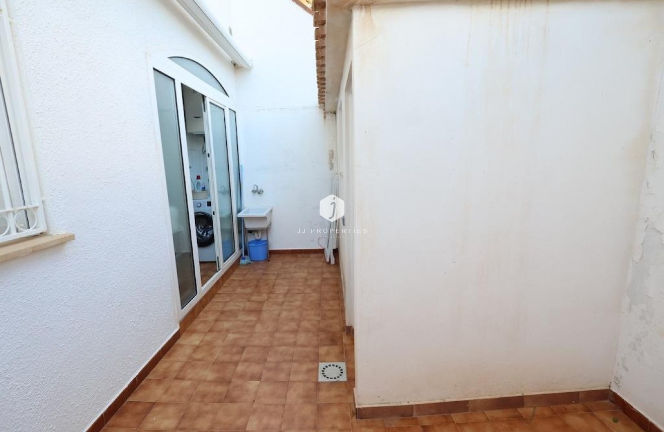 Resale - Bungalow -
Orihuela Costa - Costa Blanca