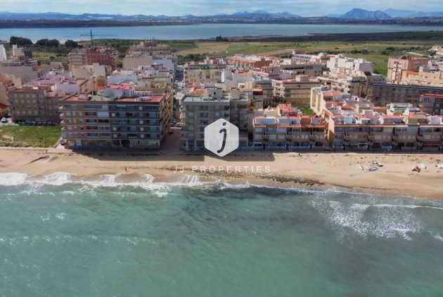 Resale - Apartment / flat -
Torrevieja - La Mata