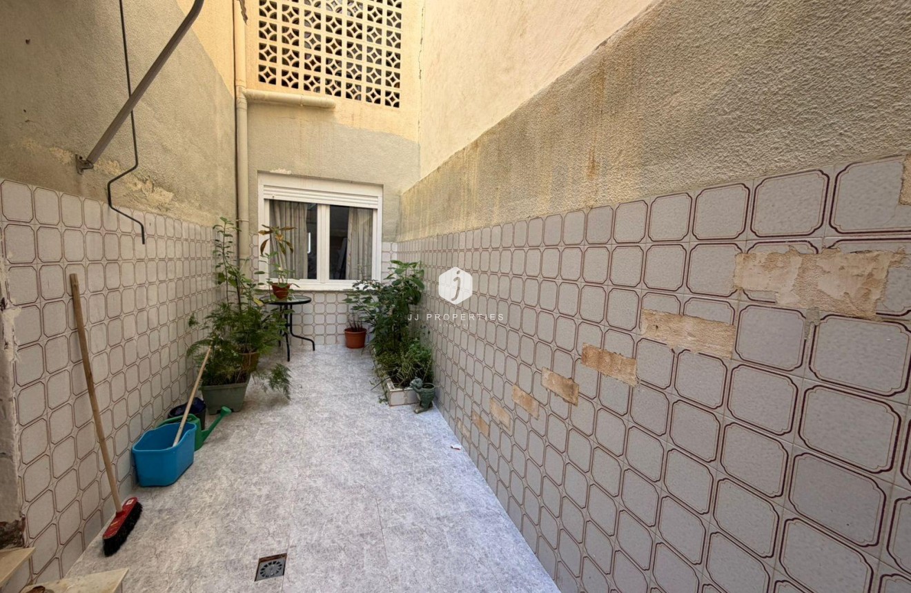 Resale - Apartment / flat -
Torrevieja - Playa del Cura