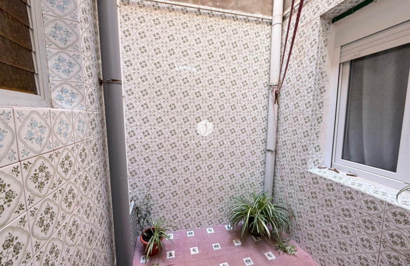 Resale - Apartment / flat -
Torrevieja - Playa del Cura