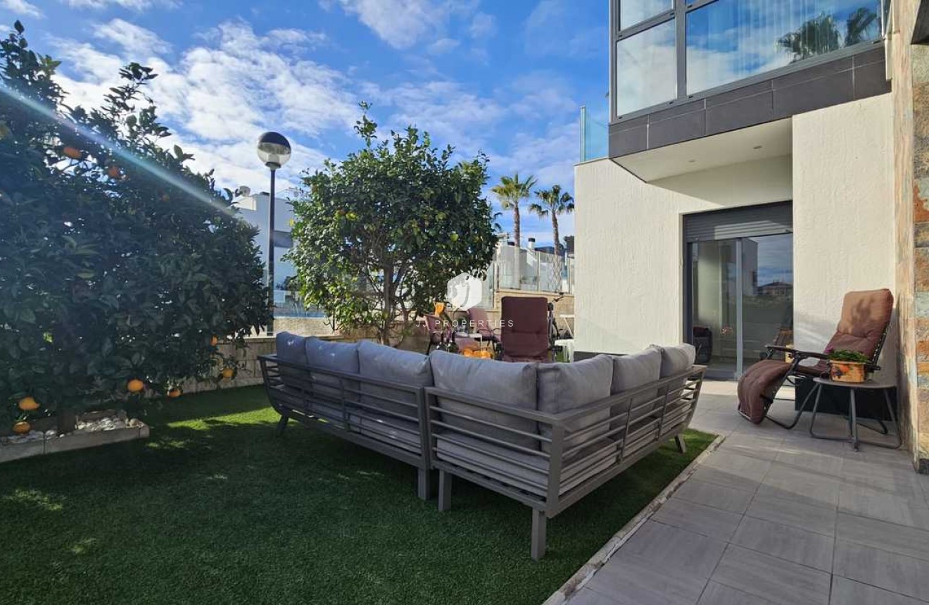 Resale - Villa -
Cabo Roig - Costa Blanca