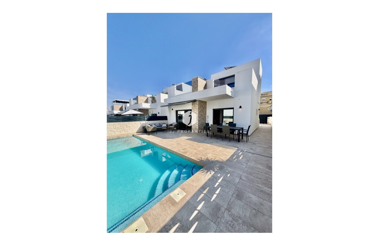 Resale - Villa -
Benijofar - Costa Blanca
