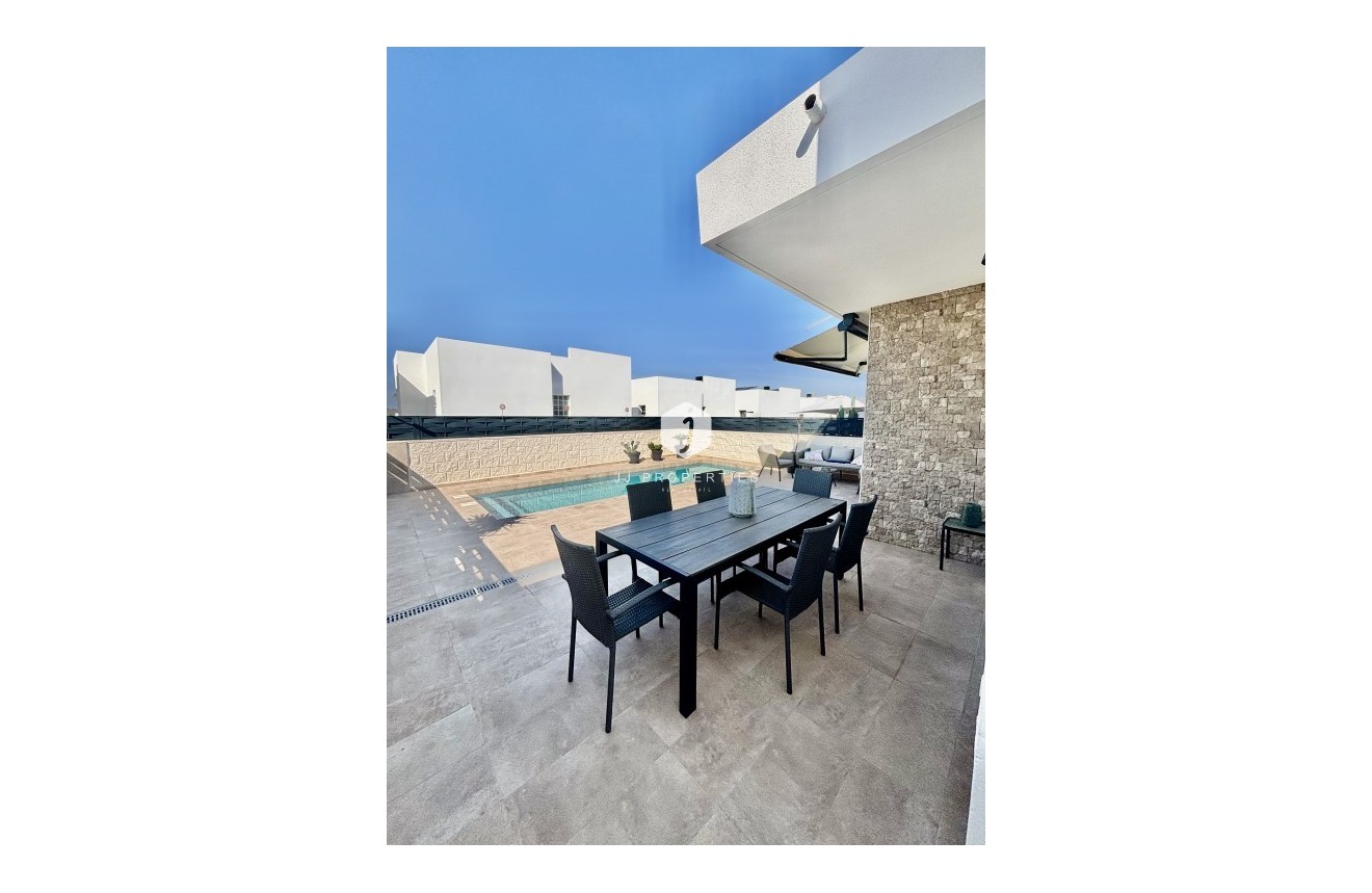 Resale - Villa -
Benijofar - Costa Blanca