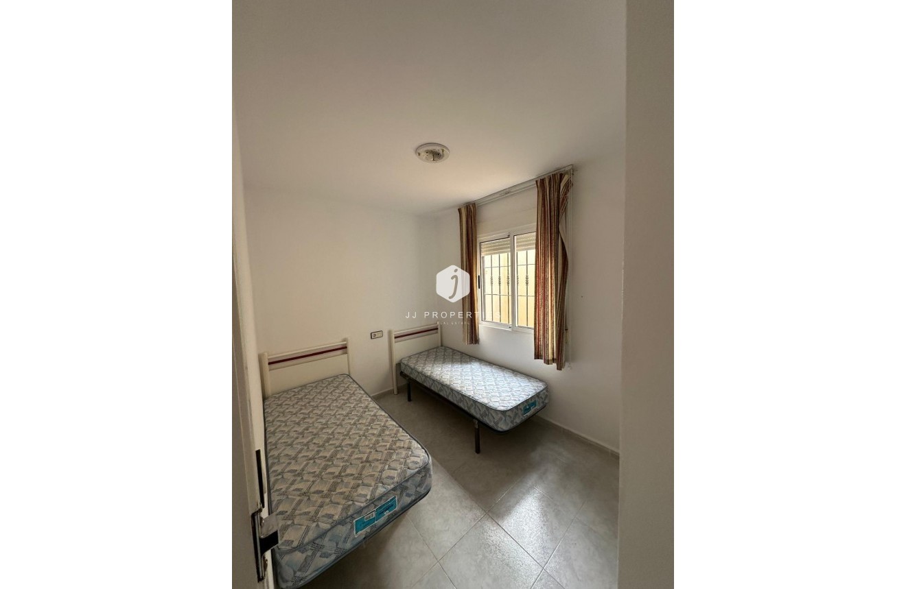 Z drugiej ręki - Bungalow -
Torrevieja