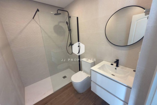 Resale - Chalet -
Torrevieja - aguas nuevas