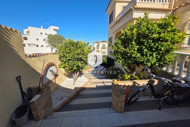 Resale - Villa -
Orihuela Costa - Villamartín-las Filipinas