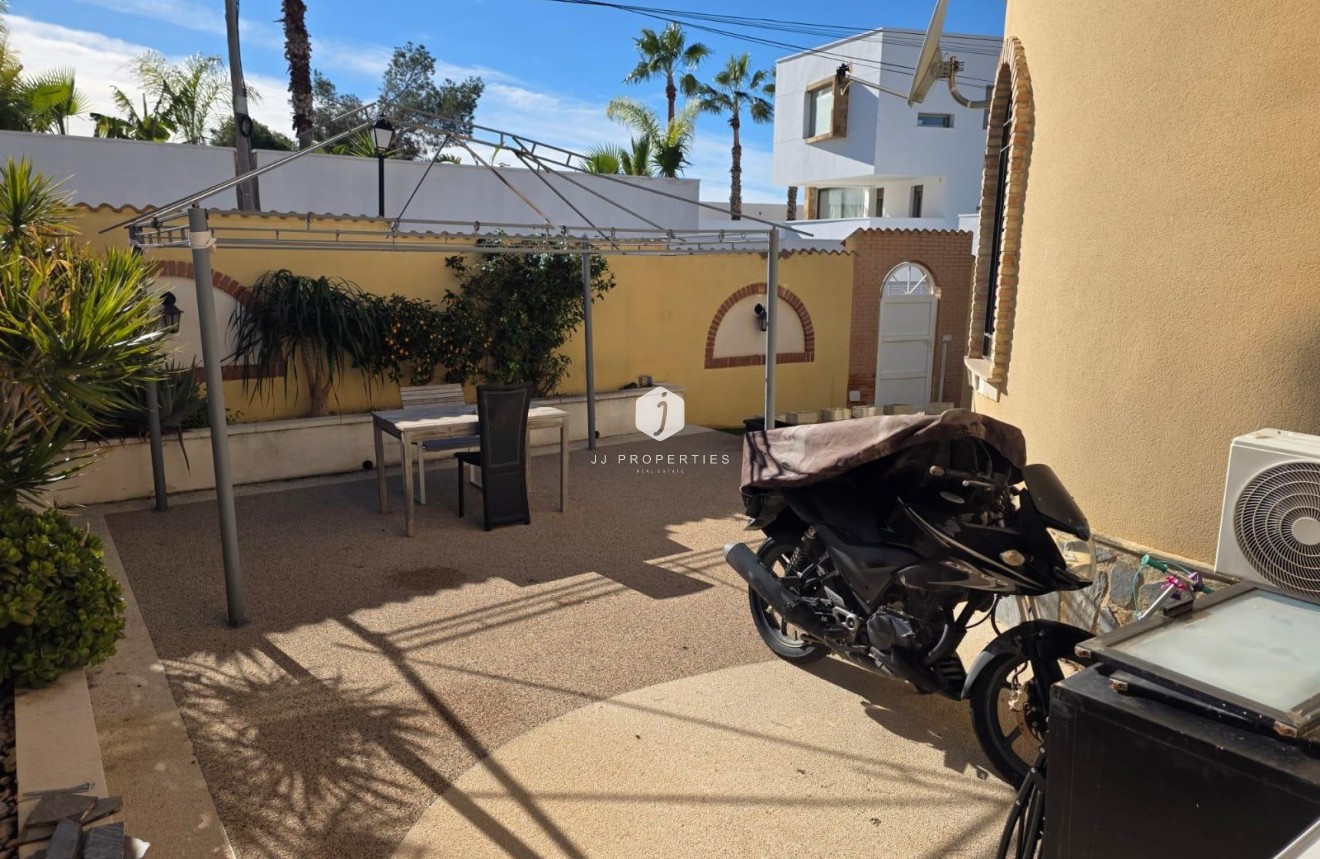 Resale - Villa -
Orihuela Costa - Villamartín-las Filipinas