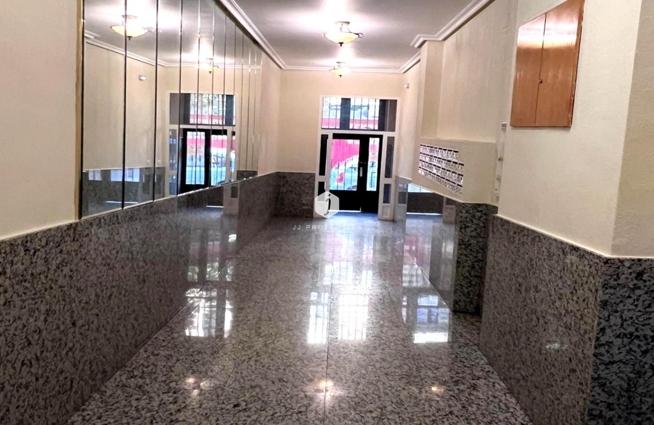 Resale - Penthouse -
Torrevieja - Playa del Cura