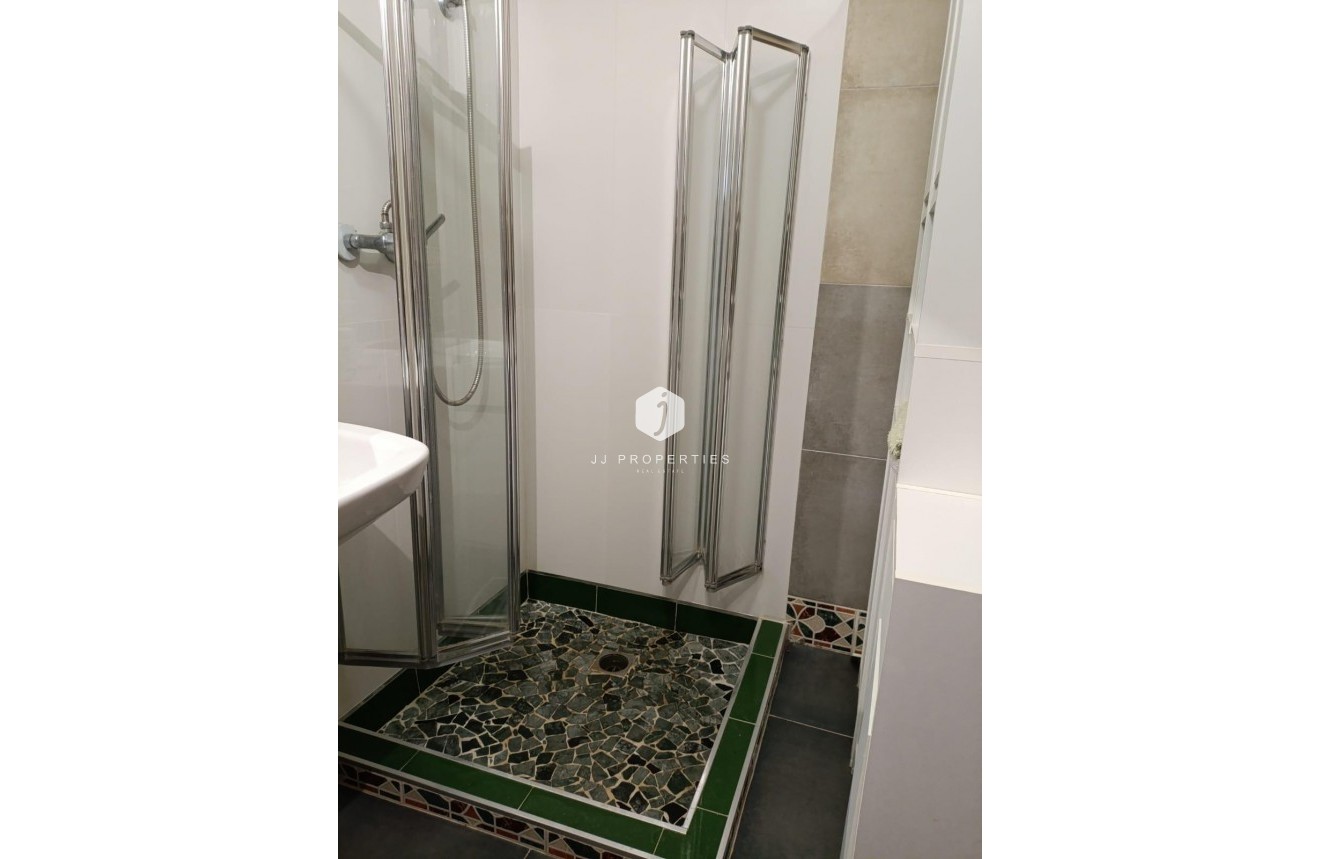 Z drugiej ręki - Mieszkanie w bloku -
Torrevieja