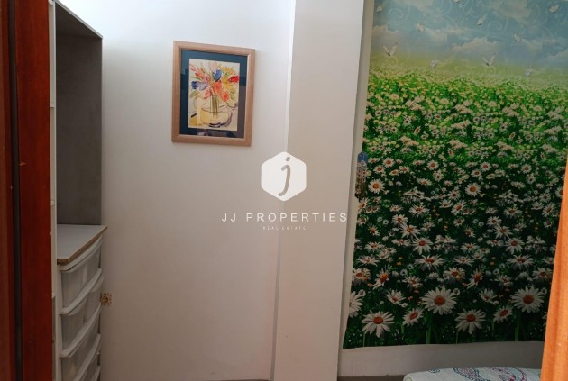 Z drugiej ręki - Mieszkanie w bloku -
Torrevieja