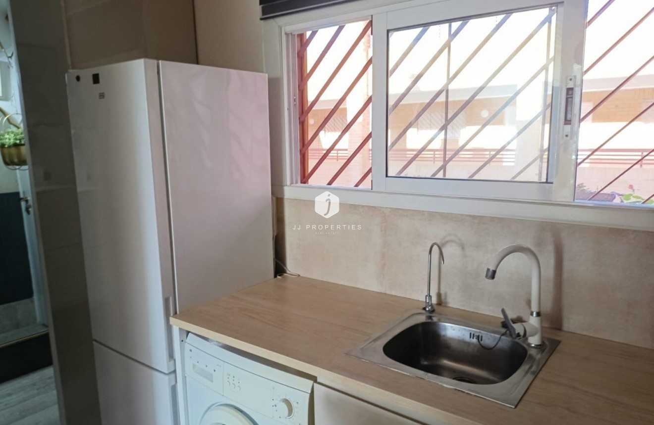 Z drugiej ręki - Mieszkanie w bloku -
Torrevieja